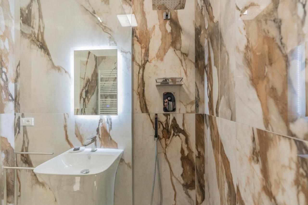 Aldrovandi Luxury Suites And Apartment Болонья Екстер'єр фото