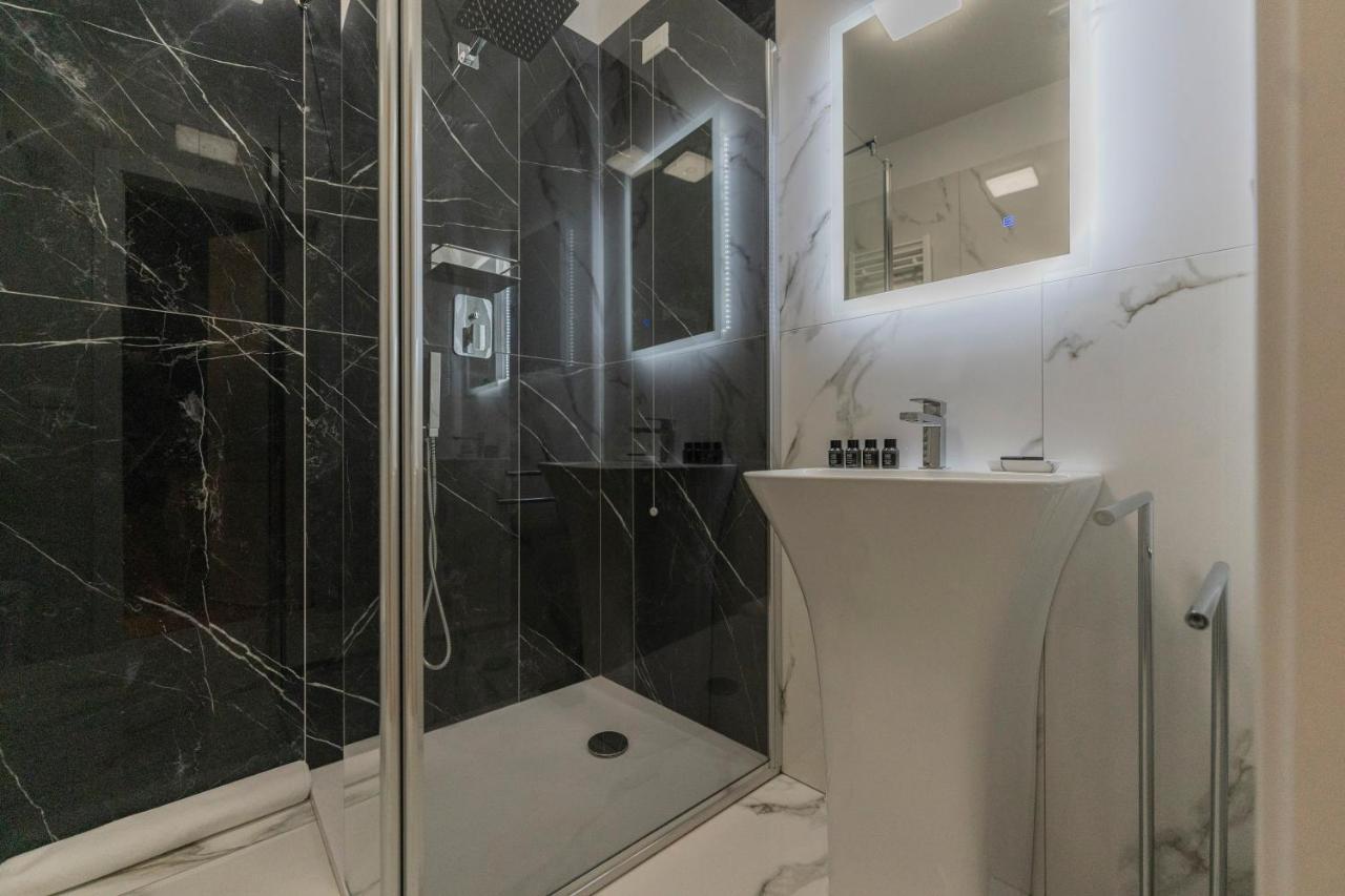 Aldrovandi Luxury Suites And Apartment Болонья Екстер'єр фото
