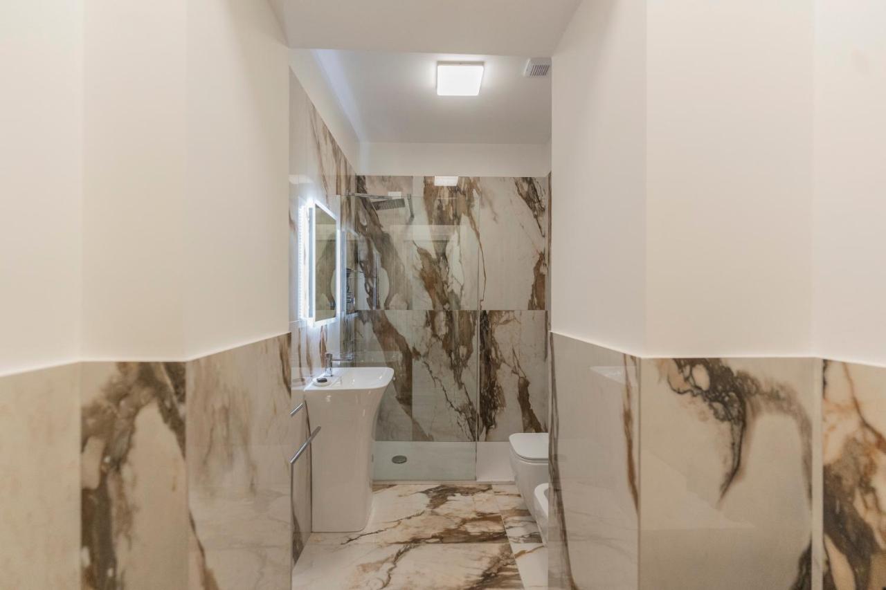 Aldrovandi Luxury Suites And Apartment Болонья Екстер'єр фото