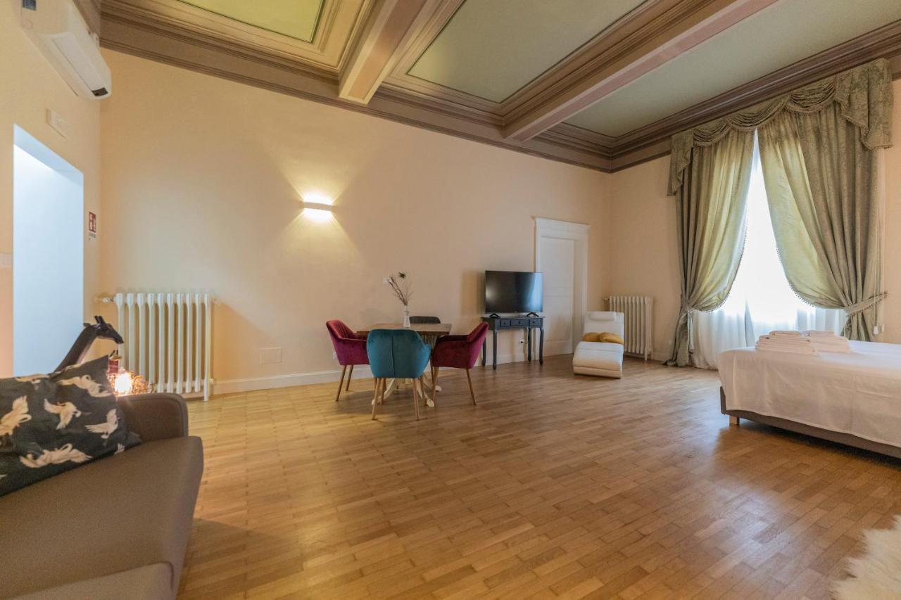 Aldrovandi Luxury Suites And Apartment Болонья Екстер'єр фото