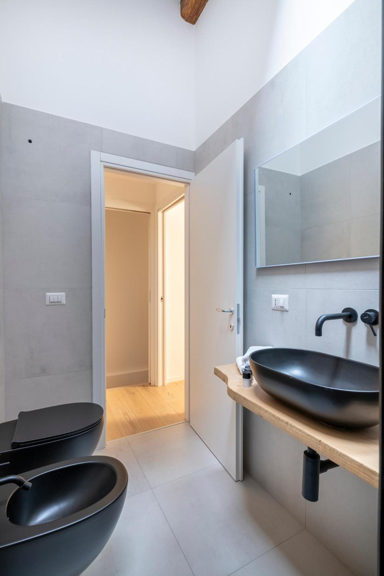 Aldrovandi Luxury Suites And Apartment Болонья Екстер'єр фото