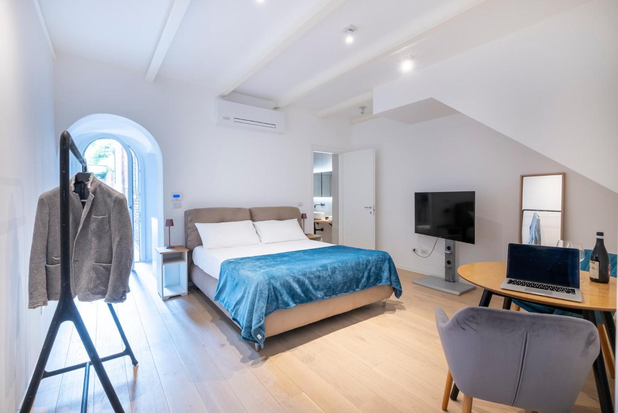 Aldrovandi Luxury Suites And Apartment Болонья Екстер'єр фото