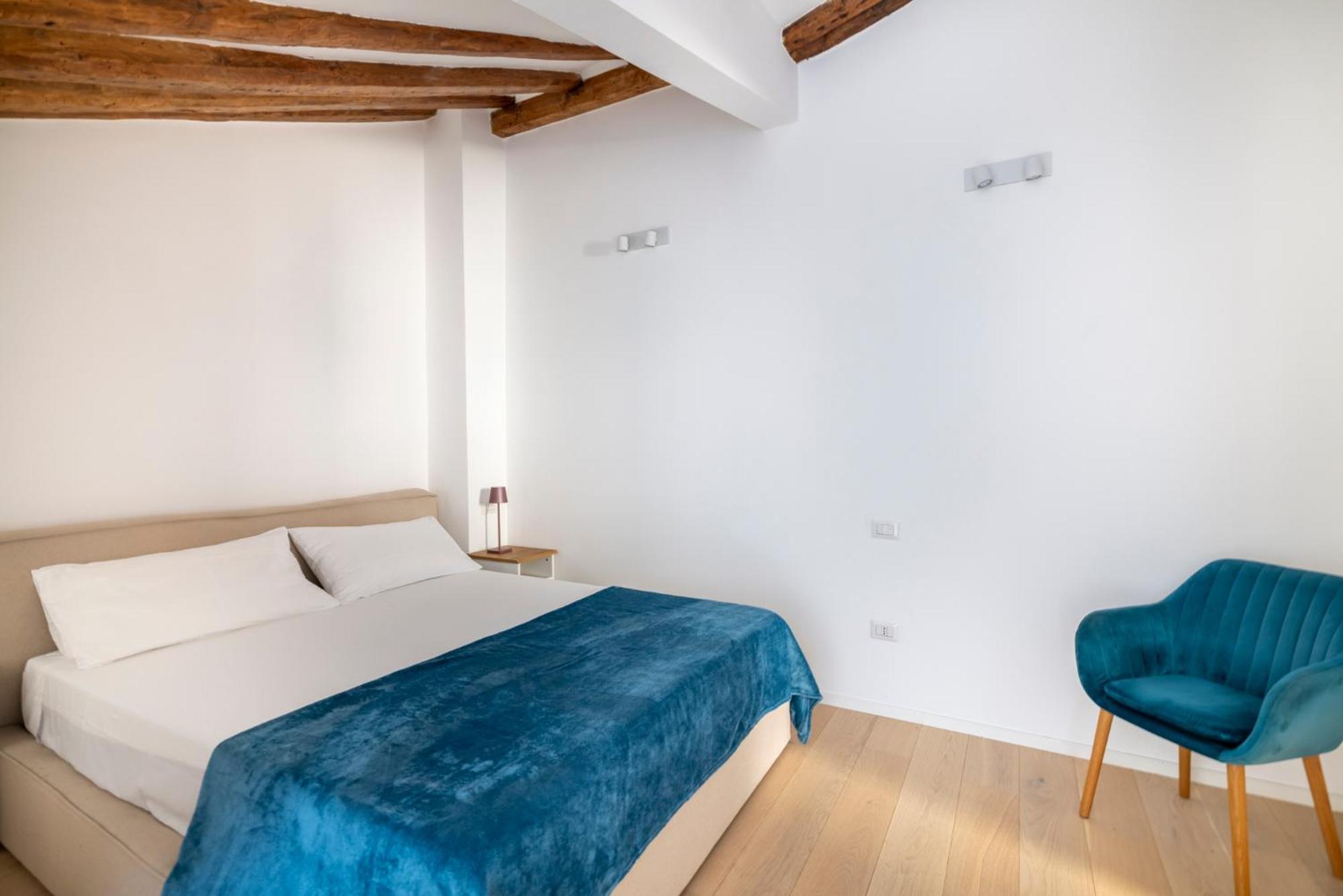 Aldrovandi Luxury Suites And Apartment Болонья Екстер'єр фото
