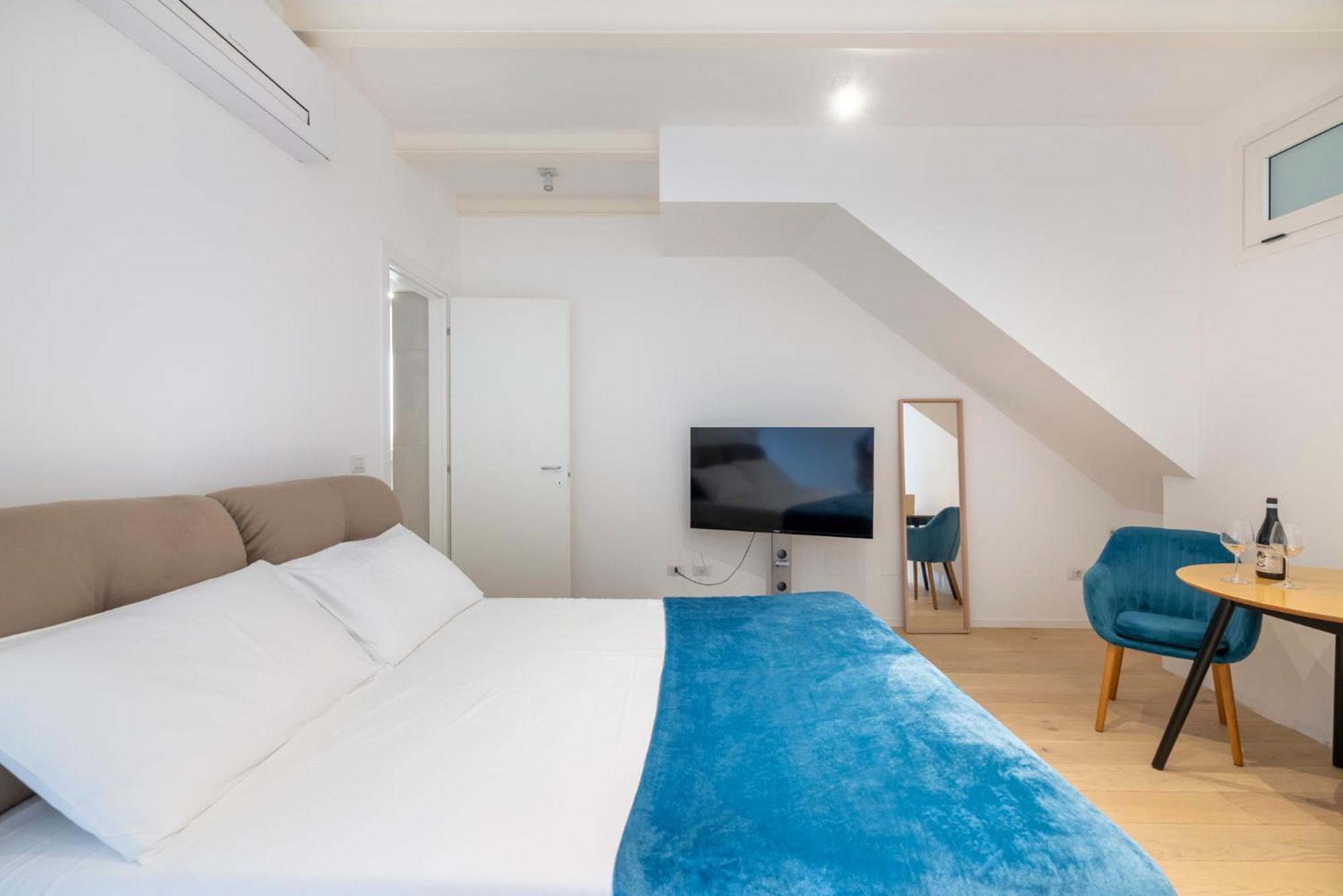 Aldrovandi Luxury Suites And Apartment Болонья Екстер'єр фото