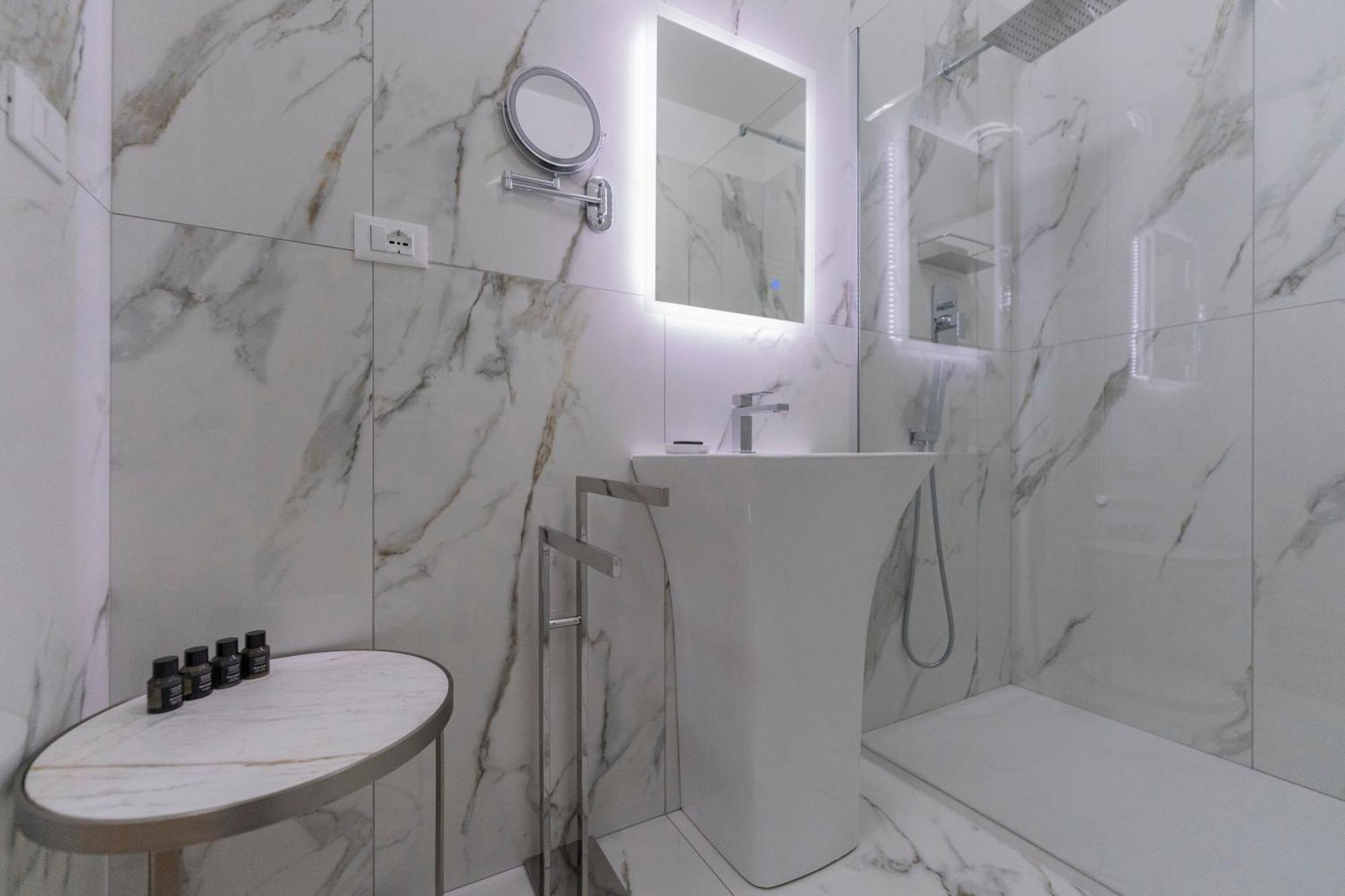 Aldrovandi Luxury Suites And Apartment Болонья Екстер'єр фото